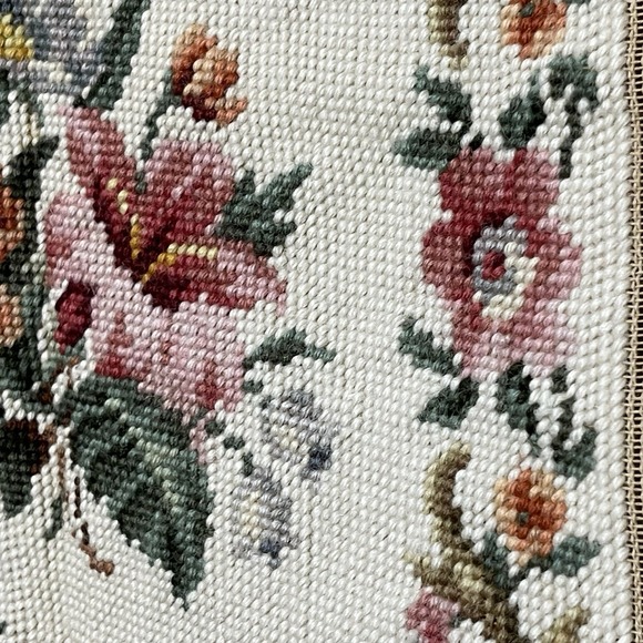 Vintage‎ Needlepoint Tapestry Panel Floral Roses Framed Border Shabby Cottage - Picture 2 of 12